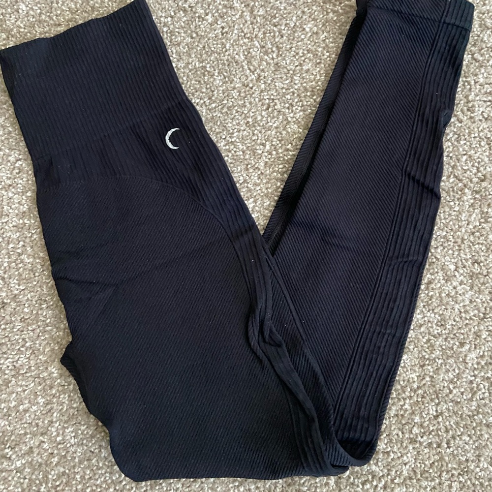 Zyia black angle grid performance leggings